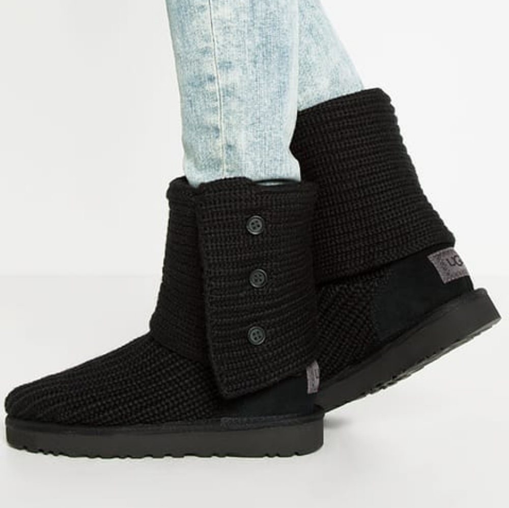 **SOLD** UGG Classic Cardy Black Tall Knit size 7
